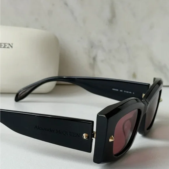 NWT Alexander McQueen Black Sunglasses - Picture 3 of 3